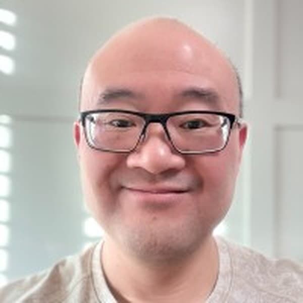 Dr Ralph Lee